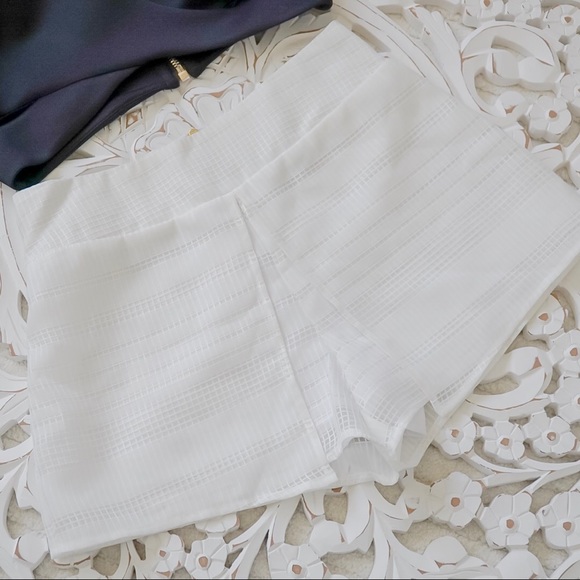 🆕 NWT BEBE White Shorts - Picture 5 of 5
